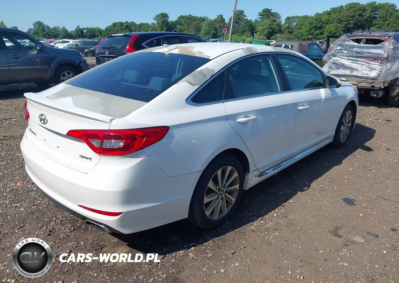 2015 Hyundai Sonata Sport VIN:5NPE34AF6FH075336 - 4