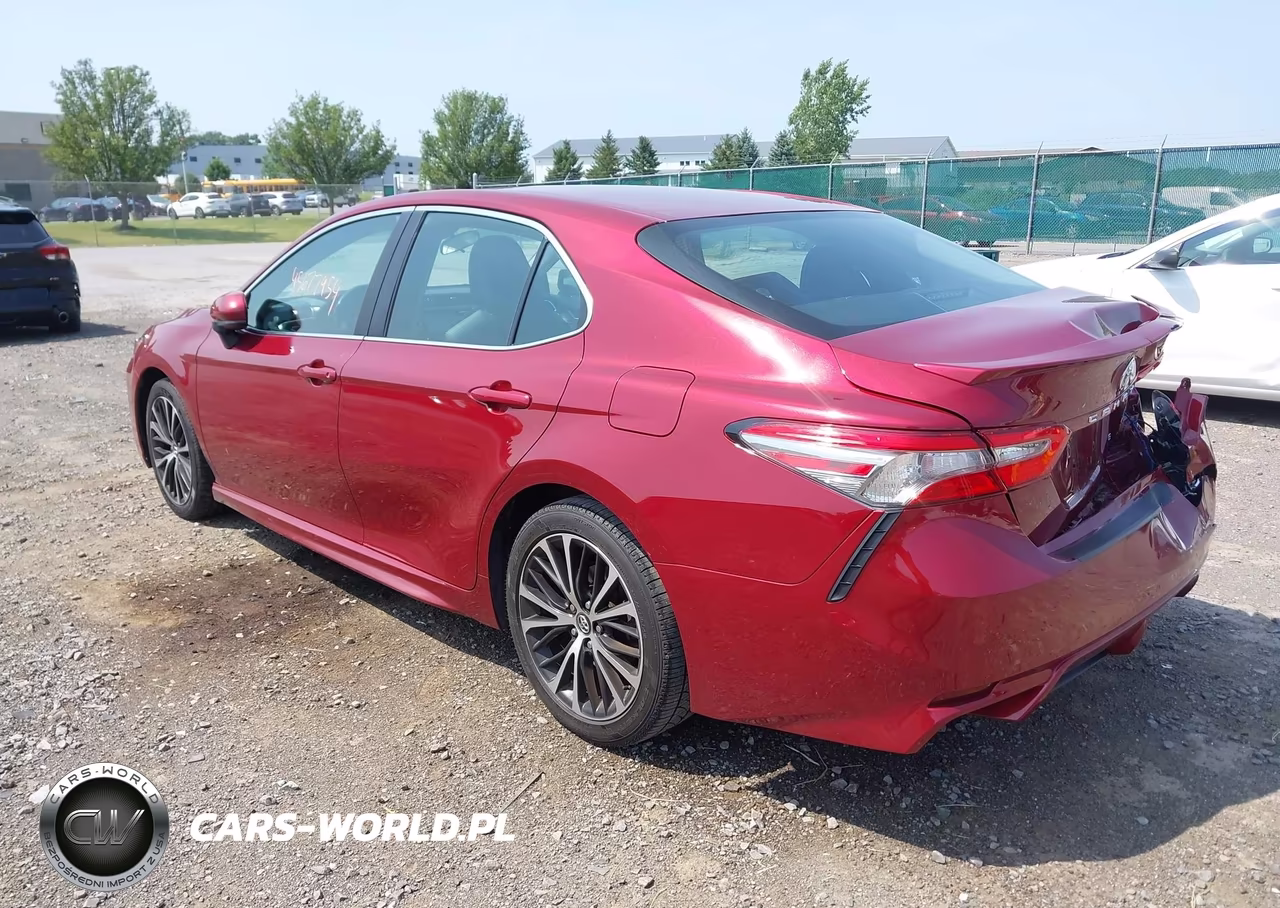 2018 Toyota Camry Se VIN:4T1B11HK0JU565470 - 3