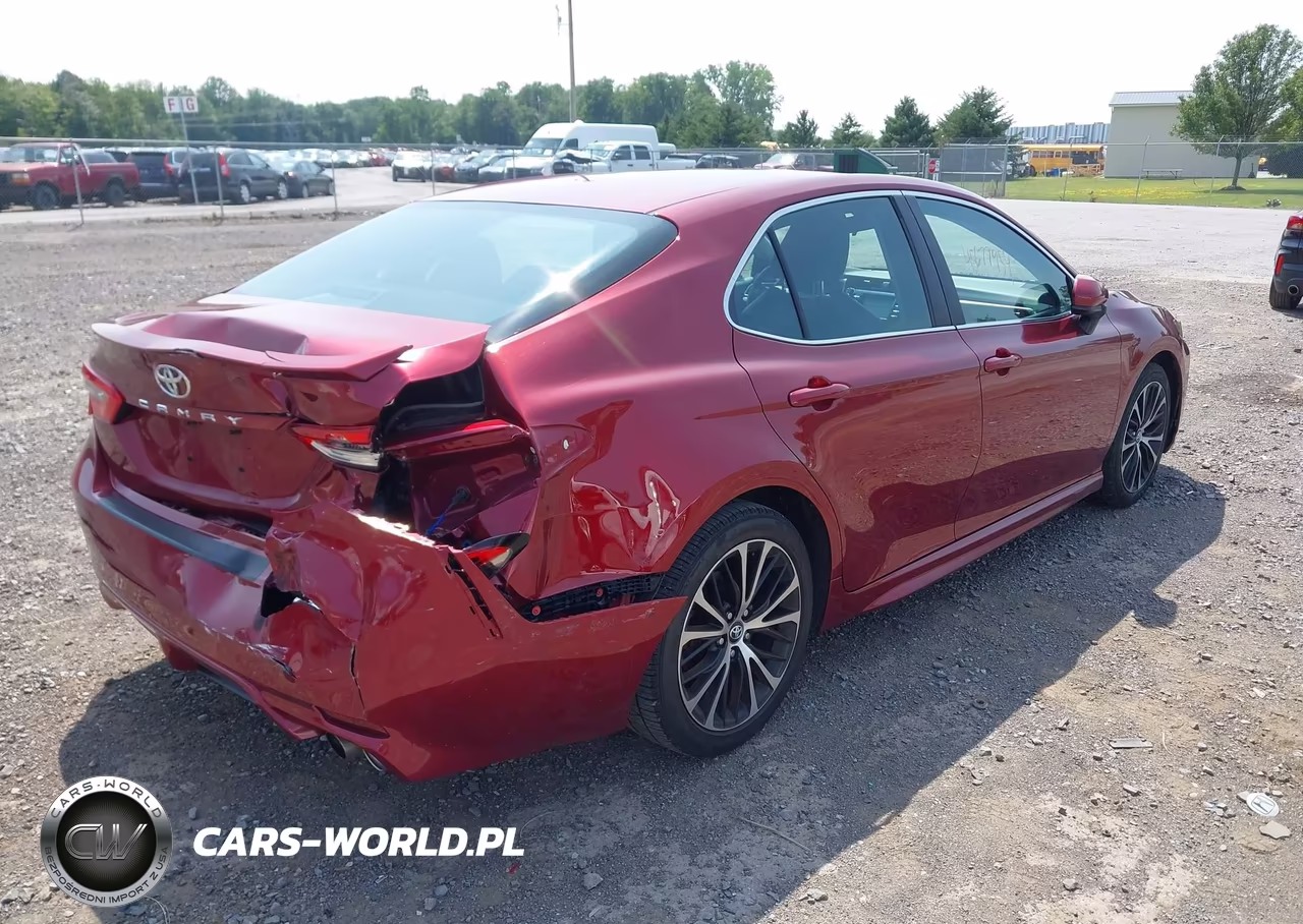 2018 Toyota Camry Se VIN:4T1B11HK0JU565470 - 4