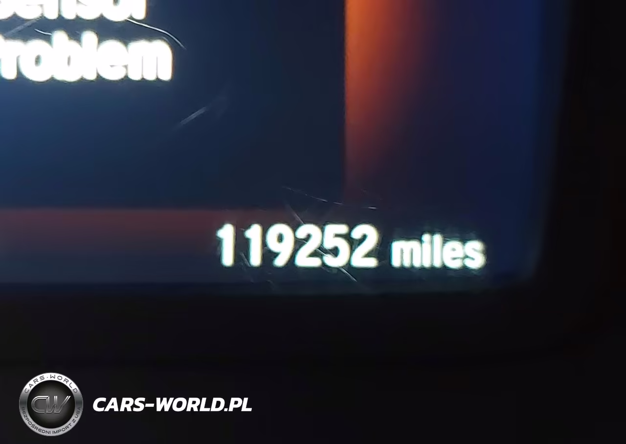 2018 Honda Odyssey Touring VIN:5FNRL6H85JB013325 - 16
