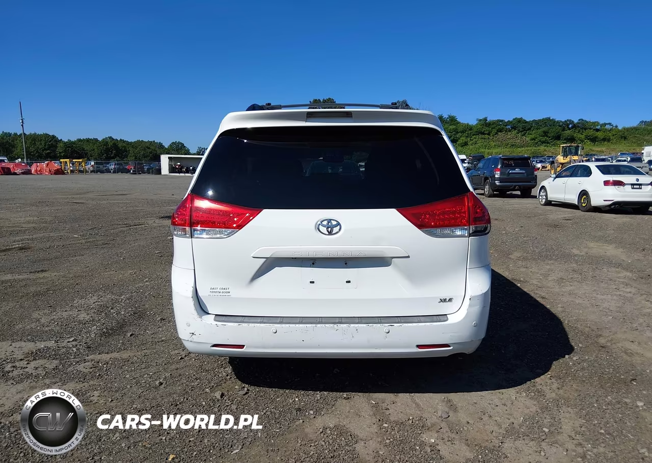 2013 Toyota Sienna Xle V6 8 Passenger VIN:5TDYK3DC9DS315529 - 16