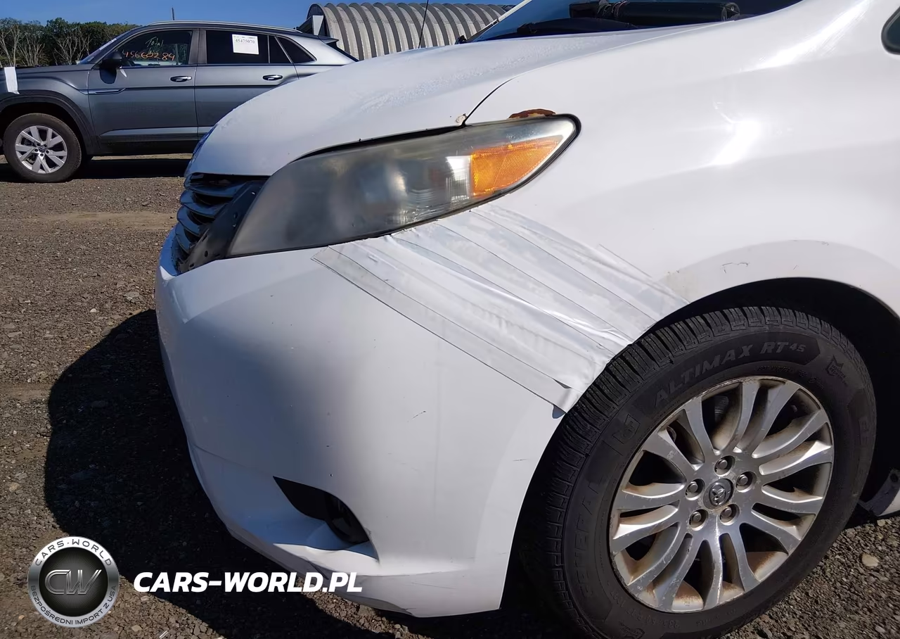 2013 Toyota Sienna Xle V6 8 Passenger VIN:5TDYK3DC9DS315529 - 17