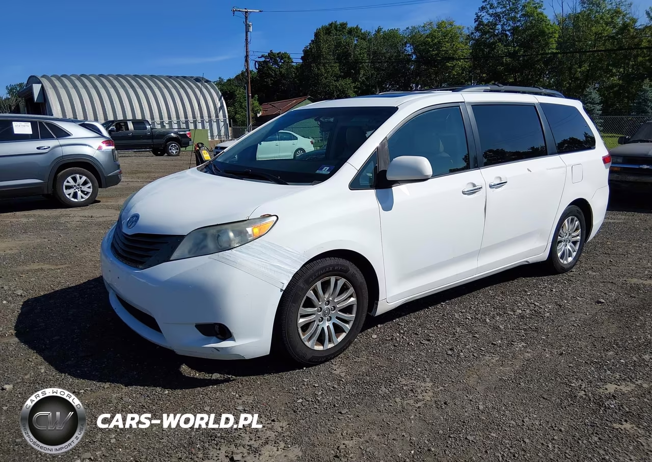 2013 Toyota Sienna Xle V6 8 Passenger VIN:5TDYK3DC9DS315529 - 2