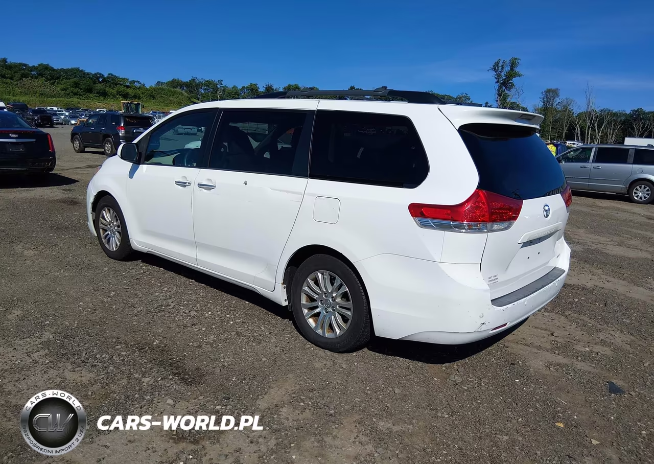 2013 Toyota Sienna Xle V6 8 Passenger VIN:5TDYK3DC9DS315529 - 3