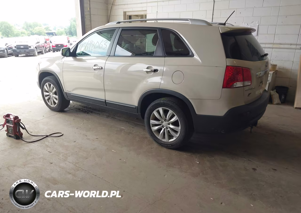 2011 Kia Sorento Ex V6 VIN:5XYKUDA26BG123934 - 3