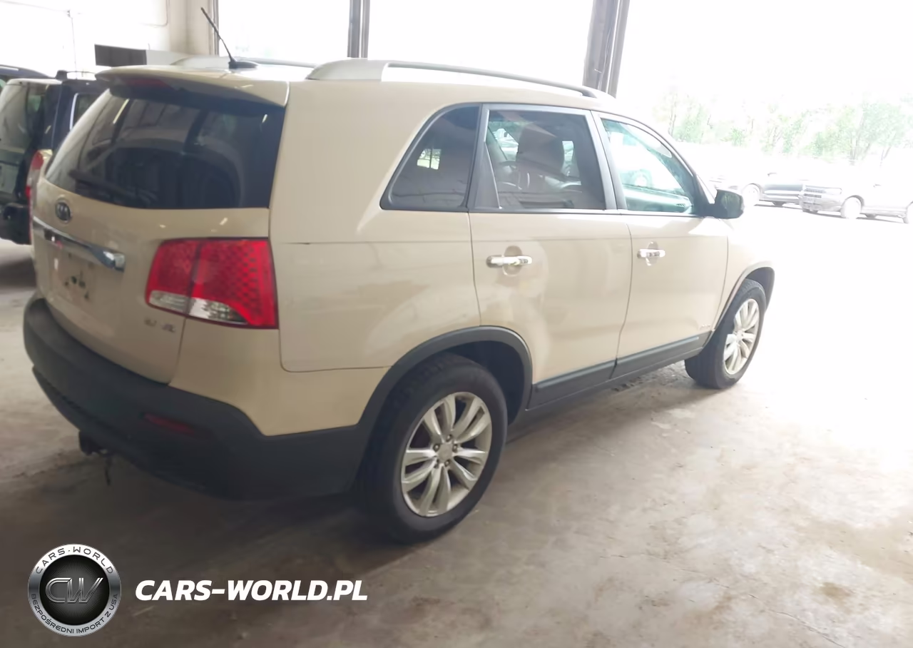 2011 Kia Sorento Ex V6 VIN:5XYKUDA26BG123934 - 4