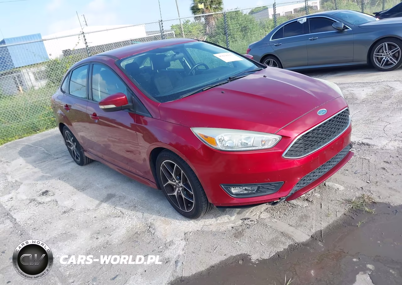 2016 Ford Focus Se VIN:1FADP3F28GL261706 - 1