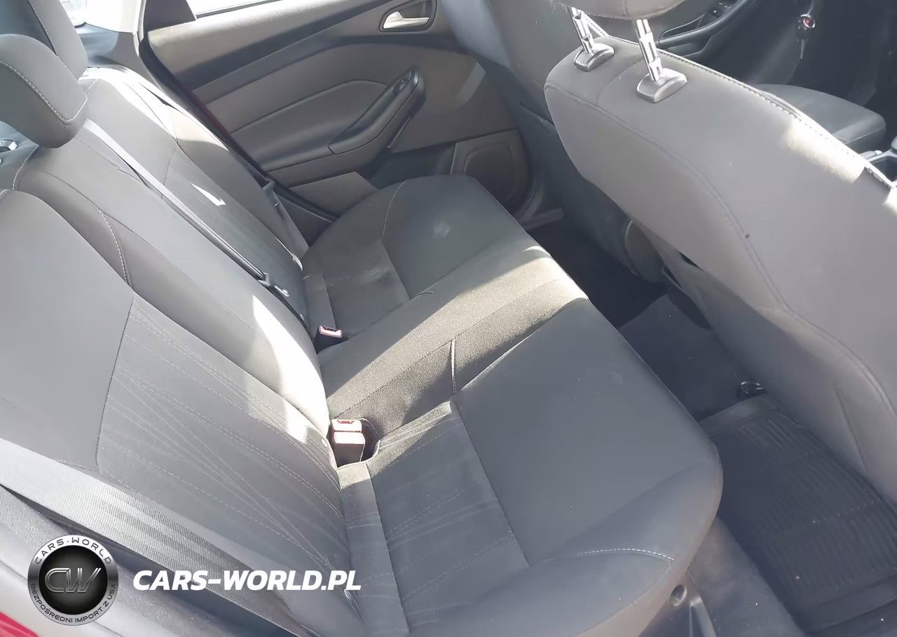 2016 Ford Focus Se VIN:1FADP3F28GL261706 - 8