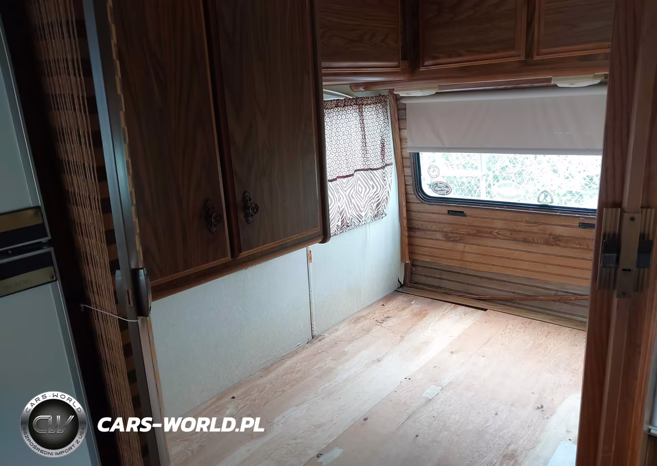 1983 Ford Econoline E350 Cutaway Van VIN:1FDKE30L9DHB65876 - 17