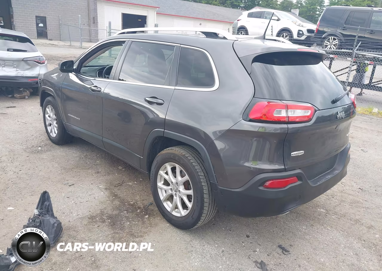 2016 Jeep Cherokee Latitude VIN:1C4PJMCB6GW368142 - 3
