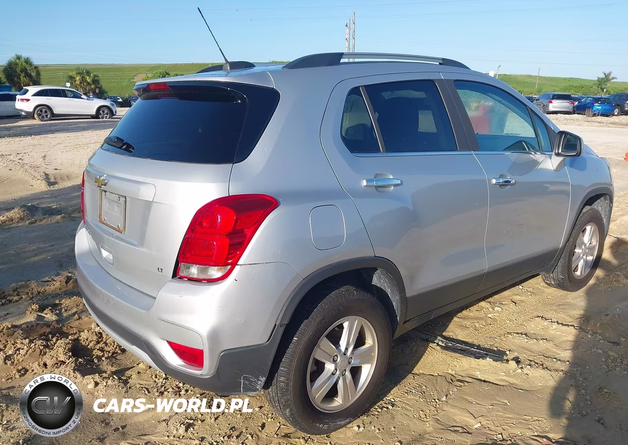 2019 Chevrolet Trax Lt VIN:3GNCJPSB1KL256176 - 4