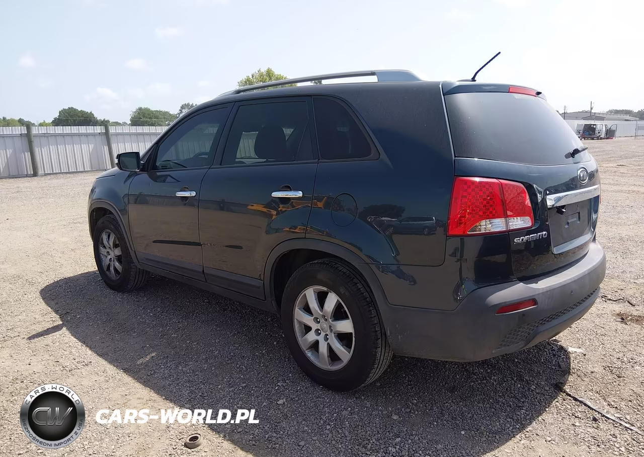 2013 Kia Sorento Lx VIN:5XYKT3A63DG339291 - 3