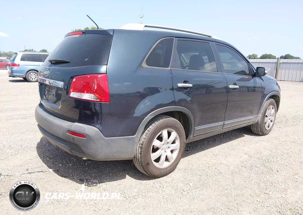 2013 Kia Sorento Lx VIN:5XYKT3A63DG339291 - 4