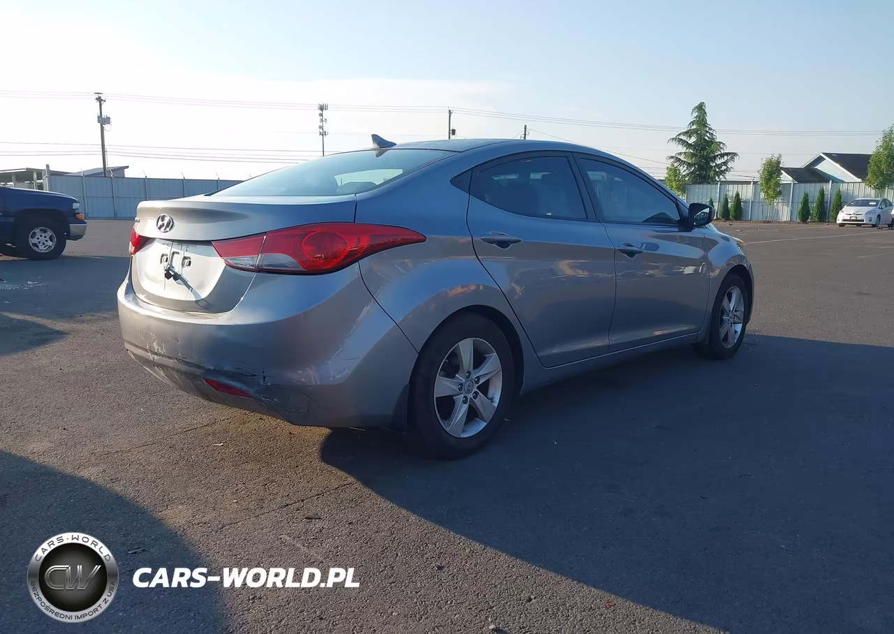 2013 Hyundai Elantra Gls VIN:KMHDH4AE5DU708931 - 4