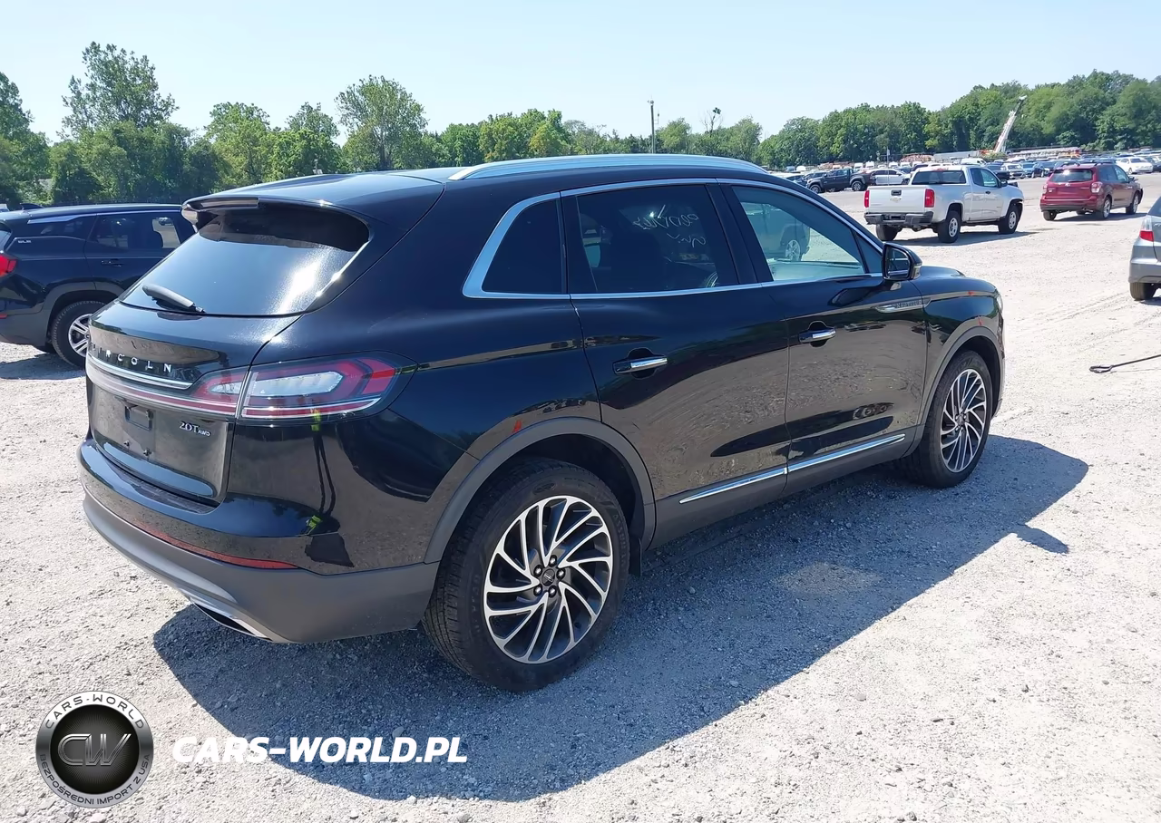 2020 Lincoln Nautilus Reserve VIN:2LMPJ8K94LBL33617 - 4