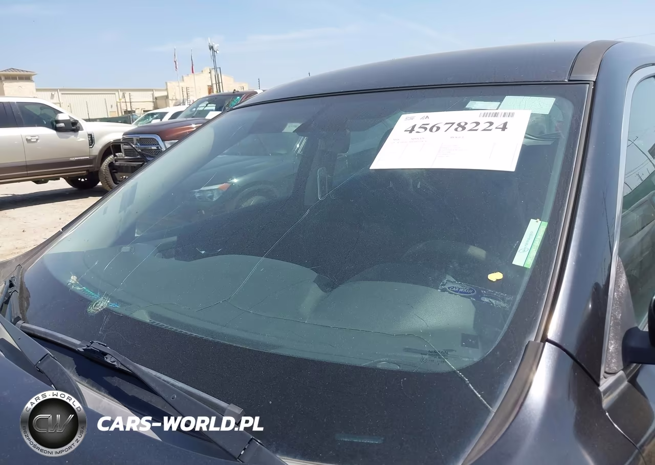 2018 Nissan Rogue S VIN:KNMAT2MV8JP549824 - 17