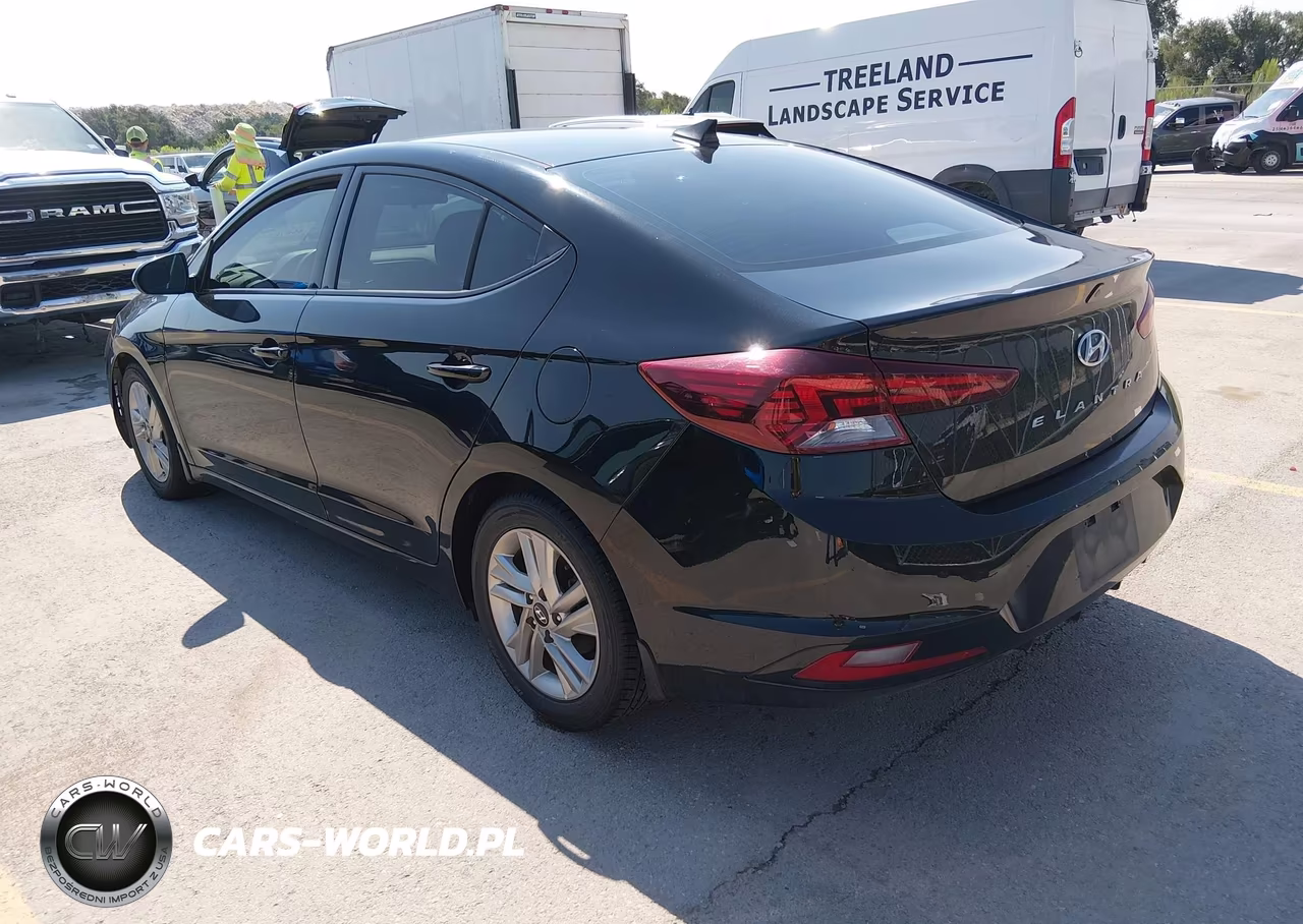 2019 Hyundai Elantra Sel VIN:5NPD84LF2KH473888 - 3