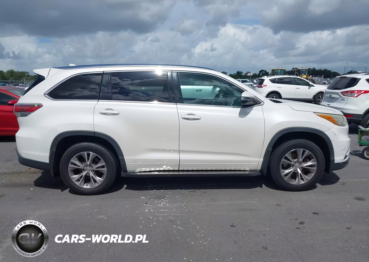 2015 Toyota Highlander Xle V6 VIN:5TDJKRFH4FS181870 - 13