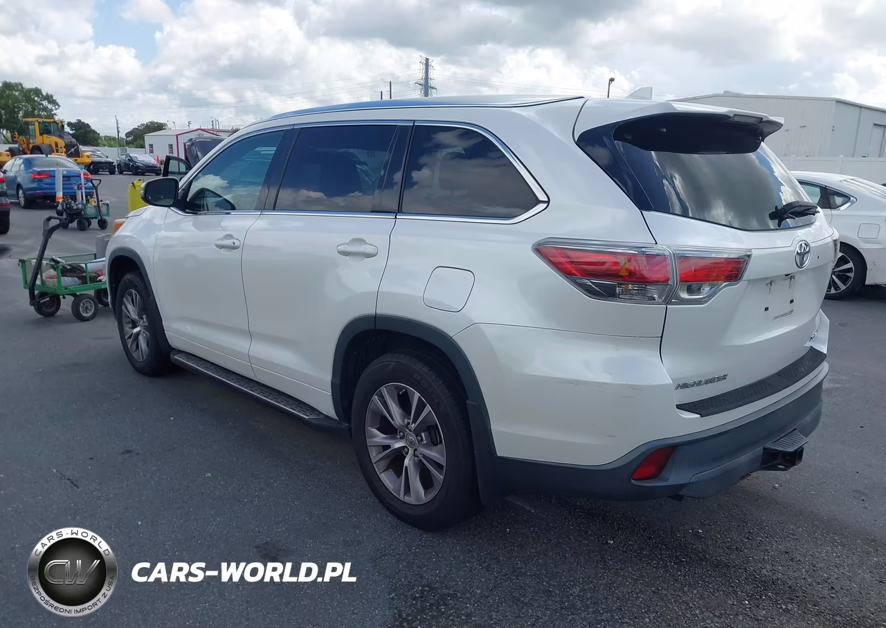 2015 Toyota Highlander Xle V6 VIN:5TDJKRFH4FS181870 - 3
