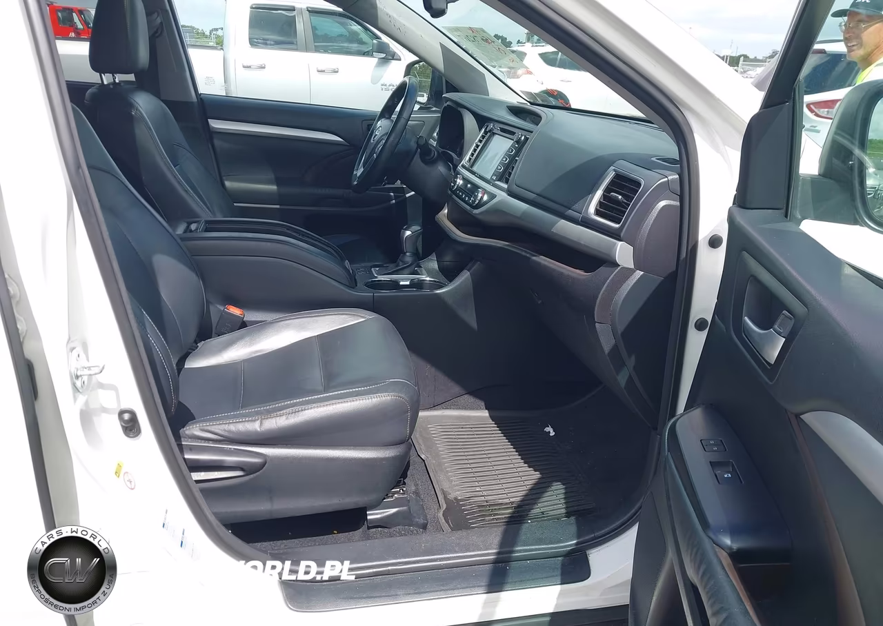 2015 Toyota Highlander Xle V6 VIN:5TDJKRFH4FS181870 - 5
