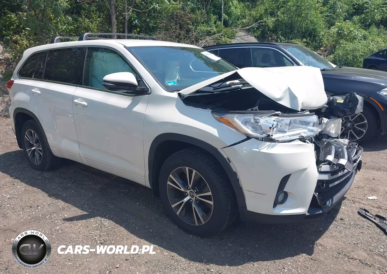 2017 Toyota Highlander Le Plus – zdjęcie 1 z 16