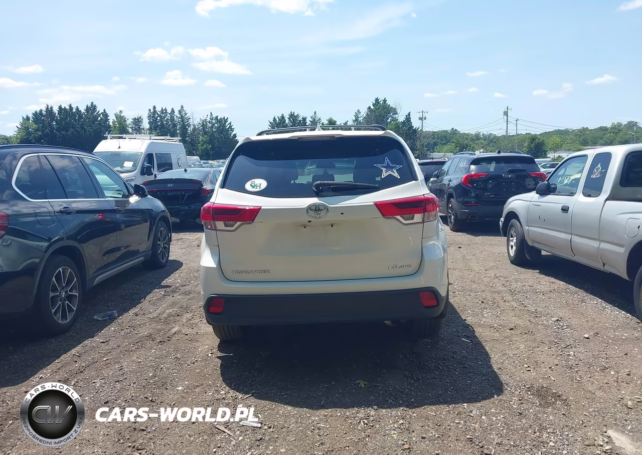 2017 Toyota Highlander Le Plus VIN:5TDBZRFHXHS420325 - 16