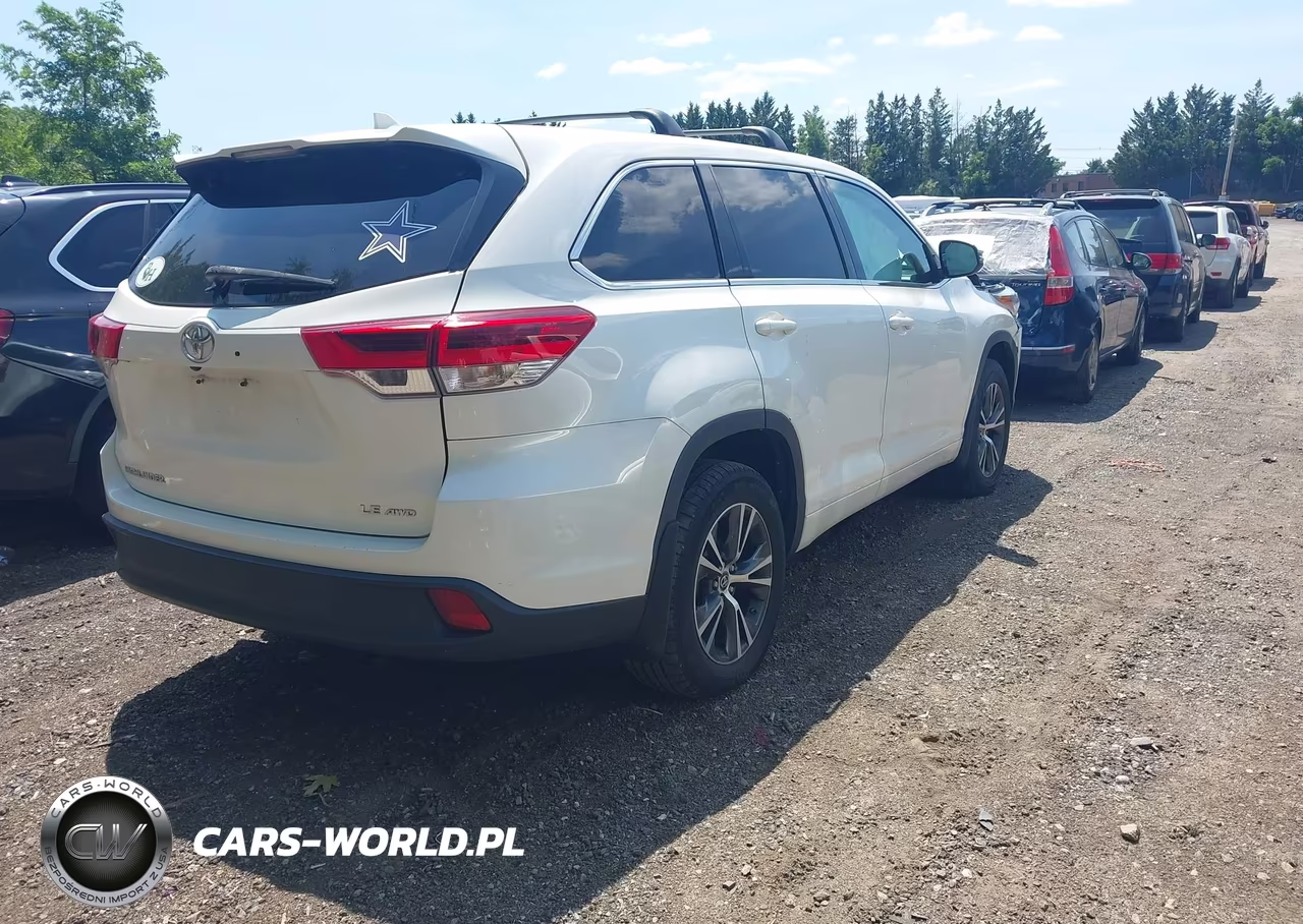 2017 Toyota Highlander Le Plus VIN:5TDBZRFHXHS420325 - 4
