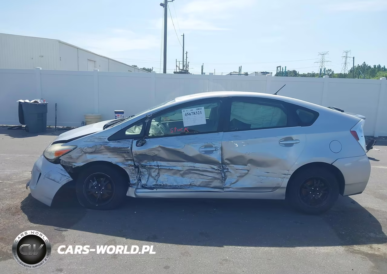 2015 Toyota Prius Two VIN:JTDKN3DU8F0414838 - 14