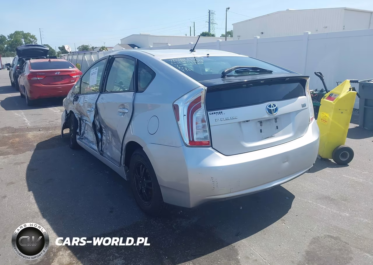2015 Toyota Prius Two VIN:JTDKN3DU8F0414838 - 3