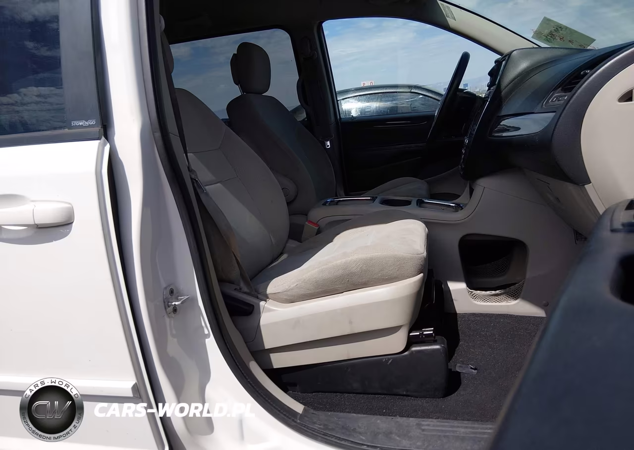 2012 Dodge Grand Caravan Sxt VIN:2C4RDGCG1CR179849 - 5