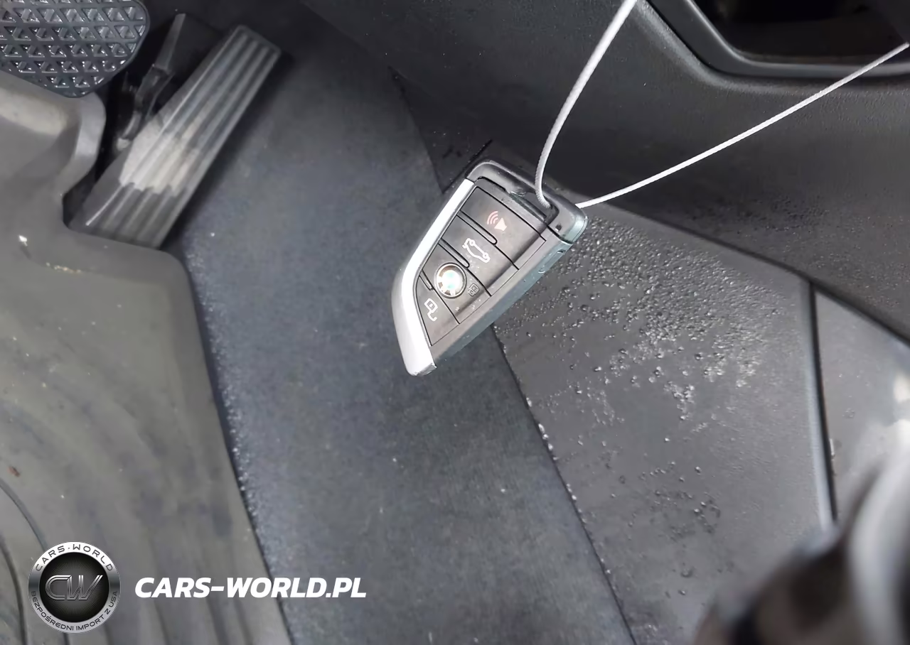 2023 BMW 330I VIN:3MW69FF07P8D24067 - 11