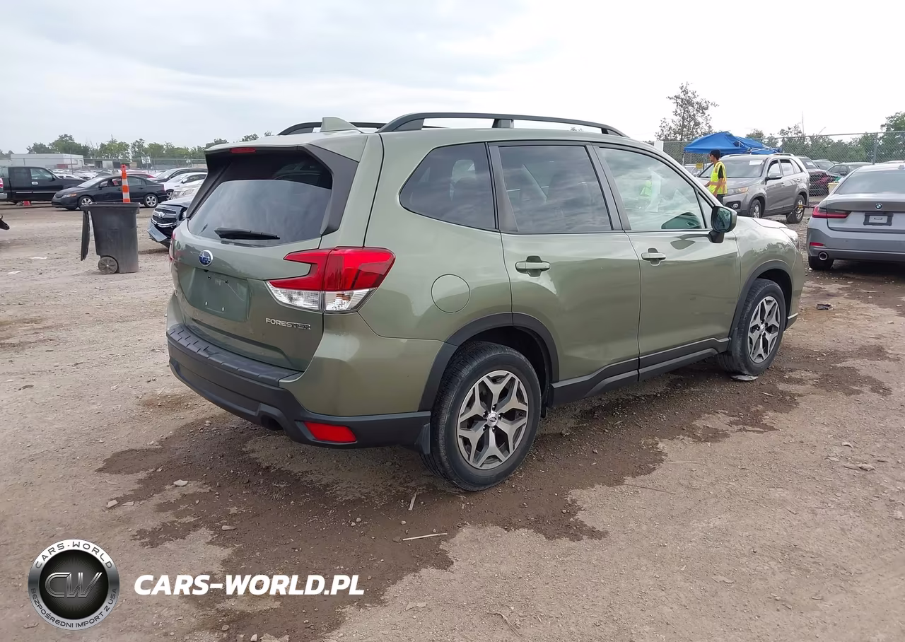 2019 Subaru Forester Premium VIN:JF2SKAEC0KH427860 - 4