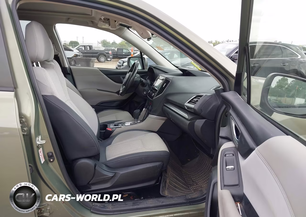 2019 Subaru Forester Premium VIN:JF2SKAEC0KH427860 - 5