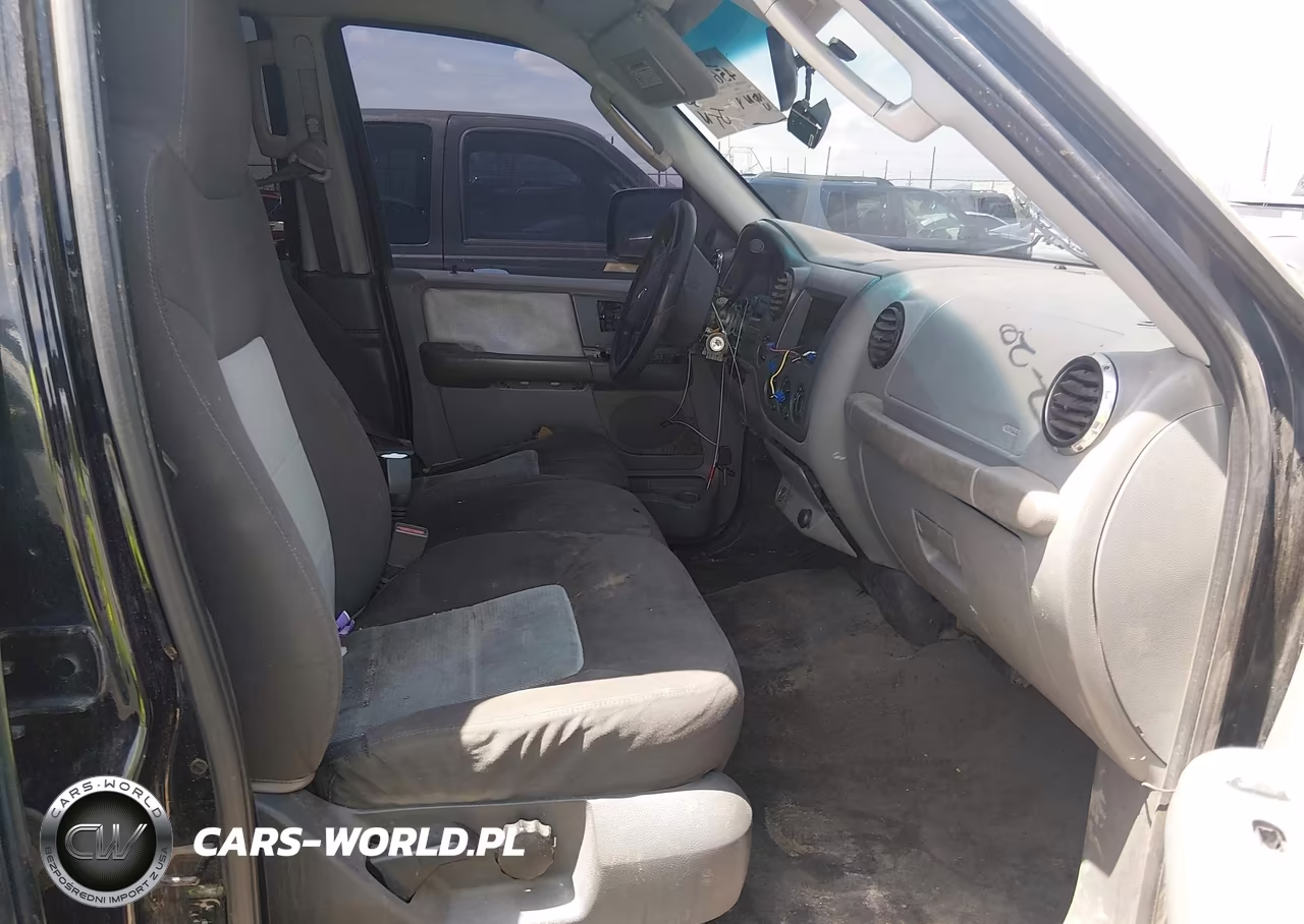 2004 Ford Expedition Xlt VIN:1FMPU16W04LA80582 - 5