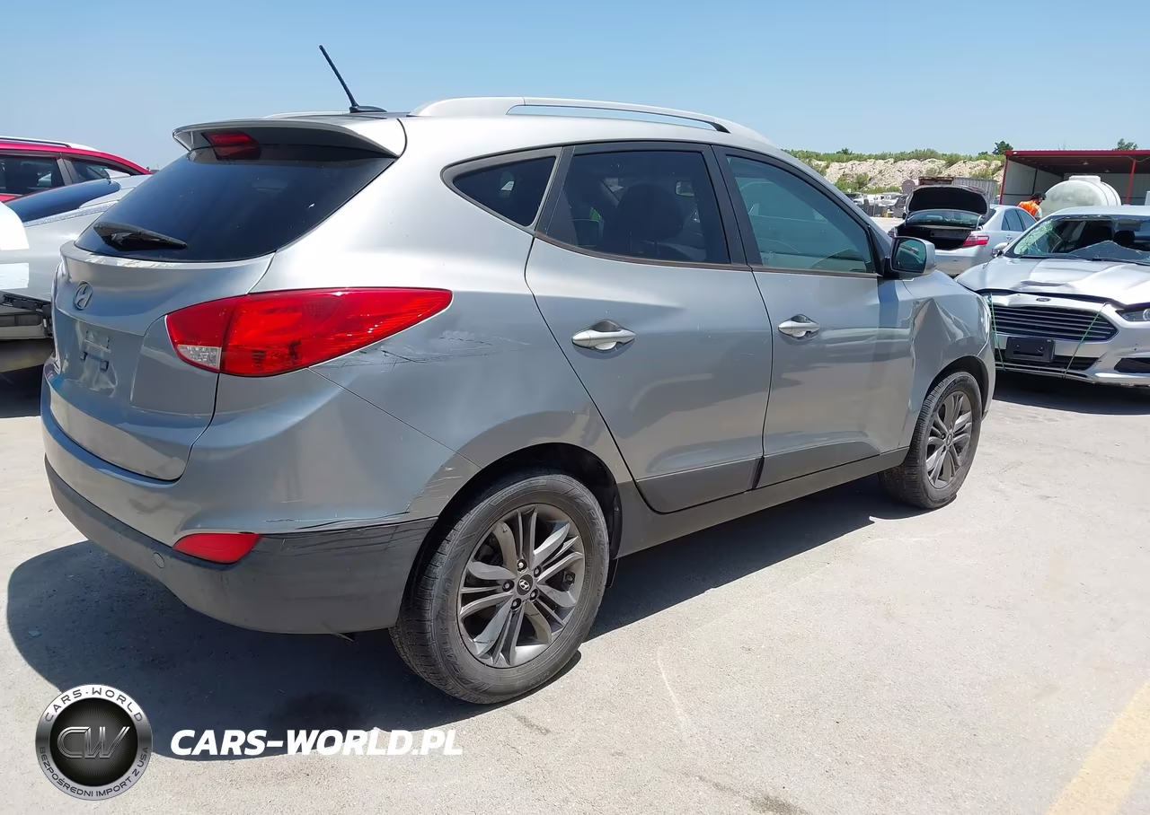 2015 Hyundai Tucson Se VIN:KM8JU3AG0FU089023 - 4