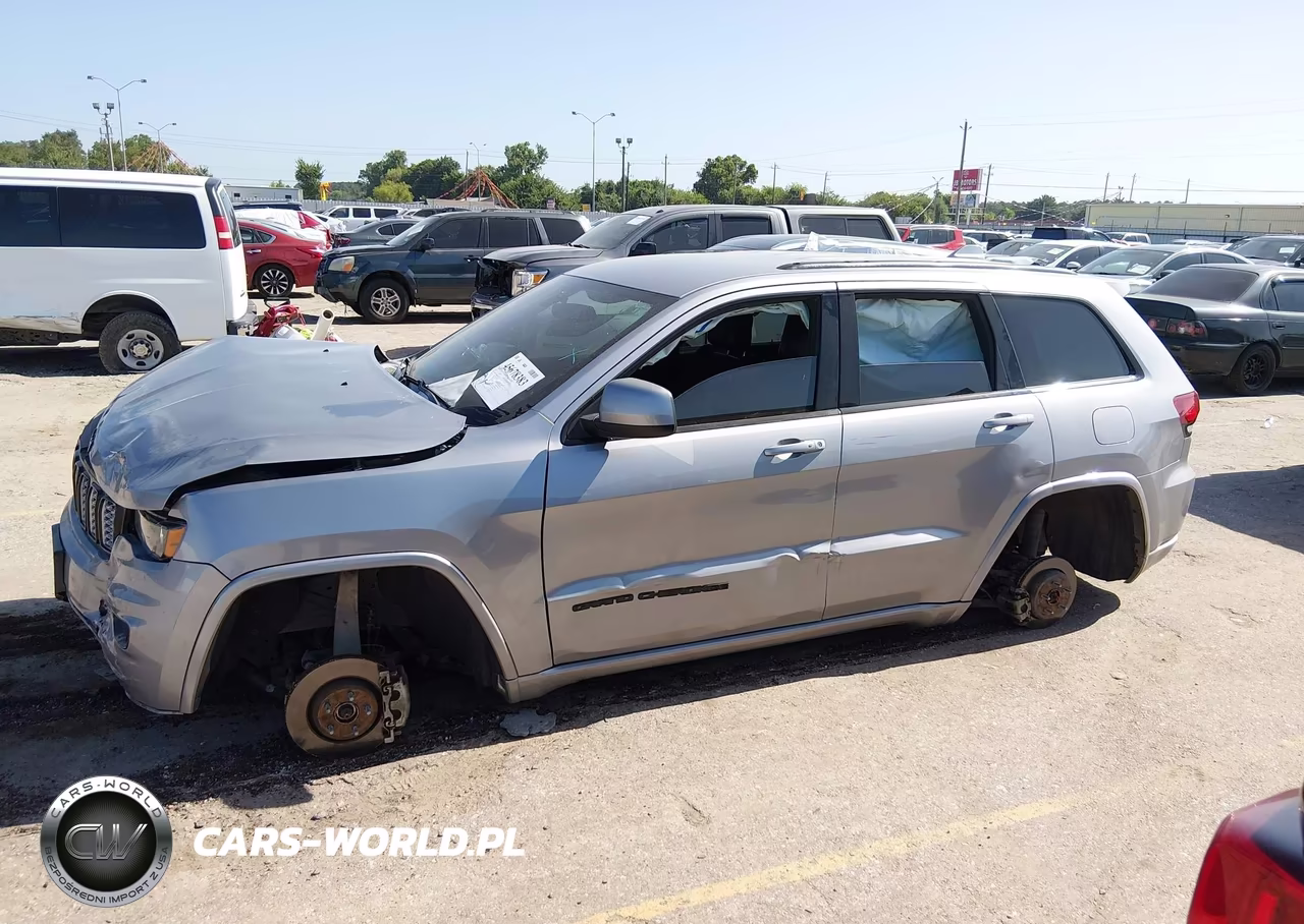 2021 Jeep Grand Cherokee Laredo X 4X4 VIN:1C4RJFAG2MC857993 - 13
