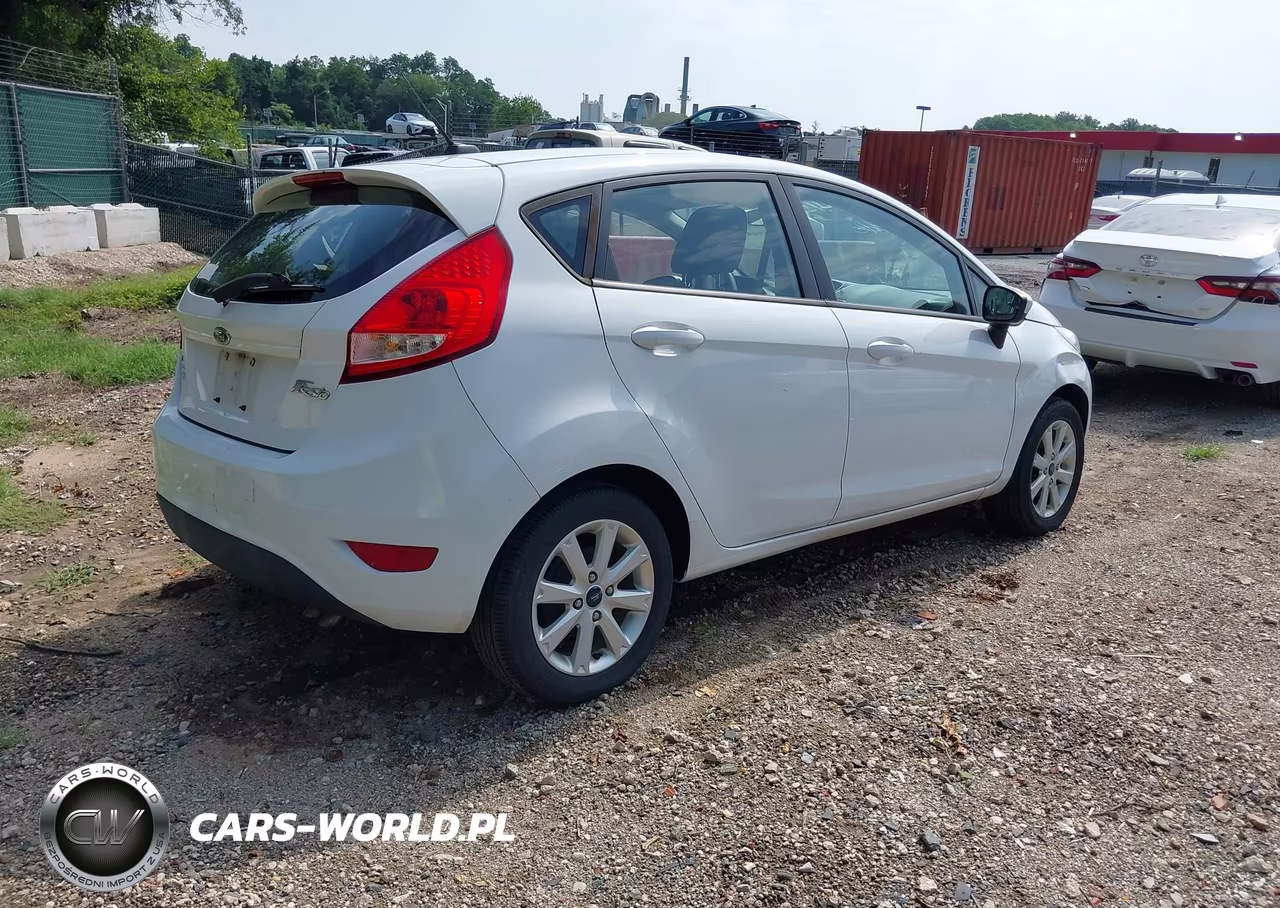 2011 Ford Fiesta Se VIN:3FADP4EJXBM150807 - 4