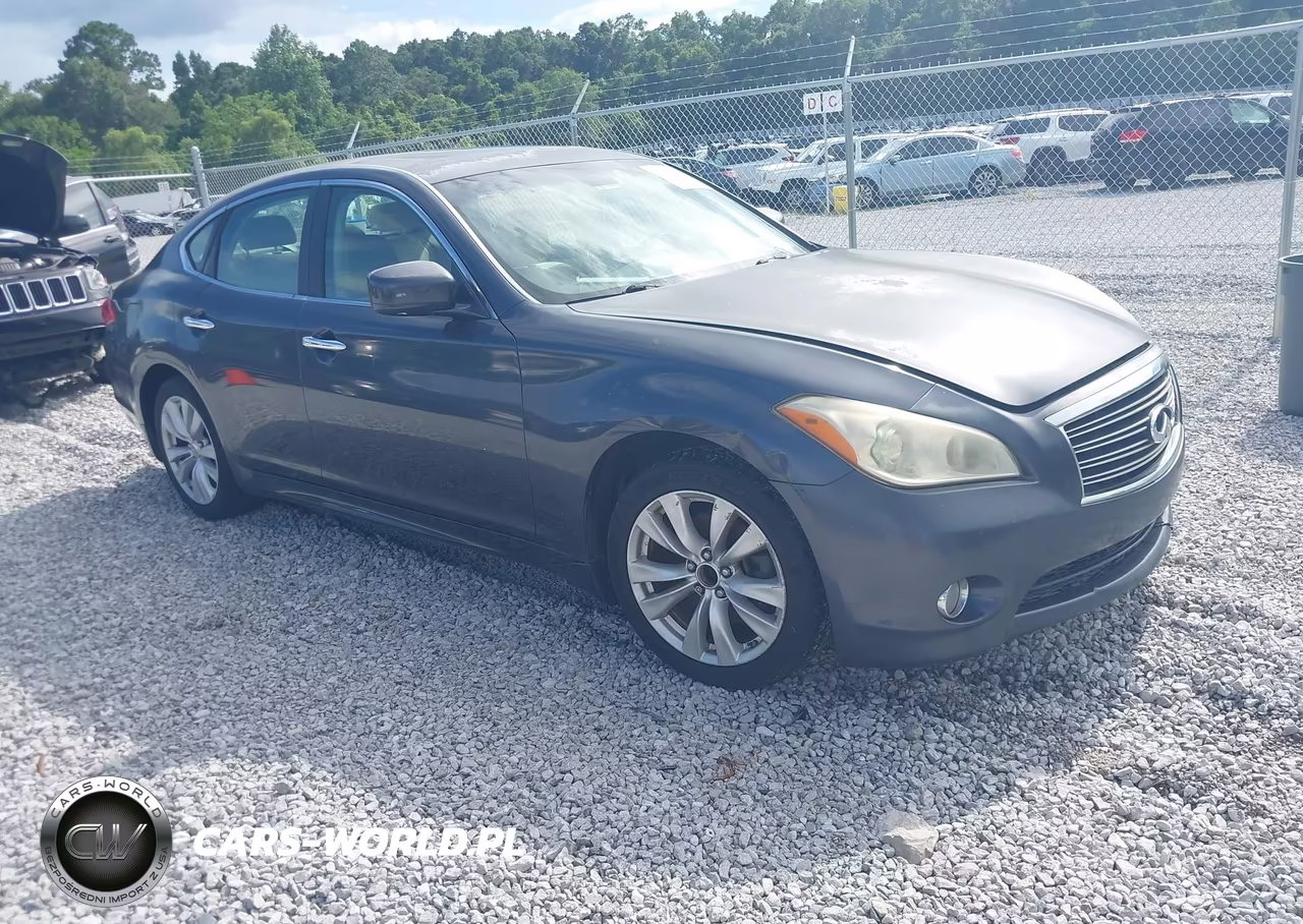 2011 Infiniti M37