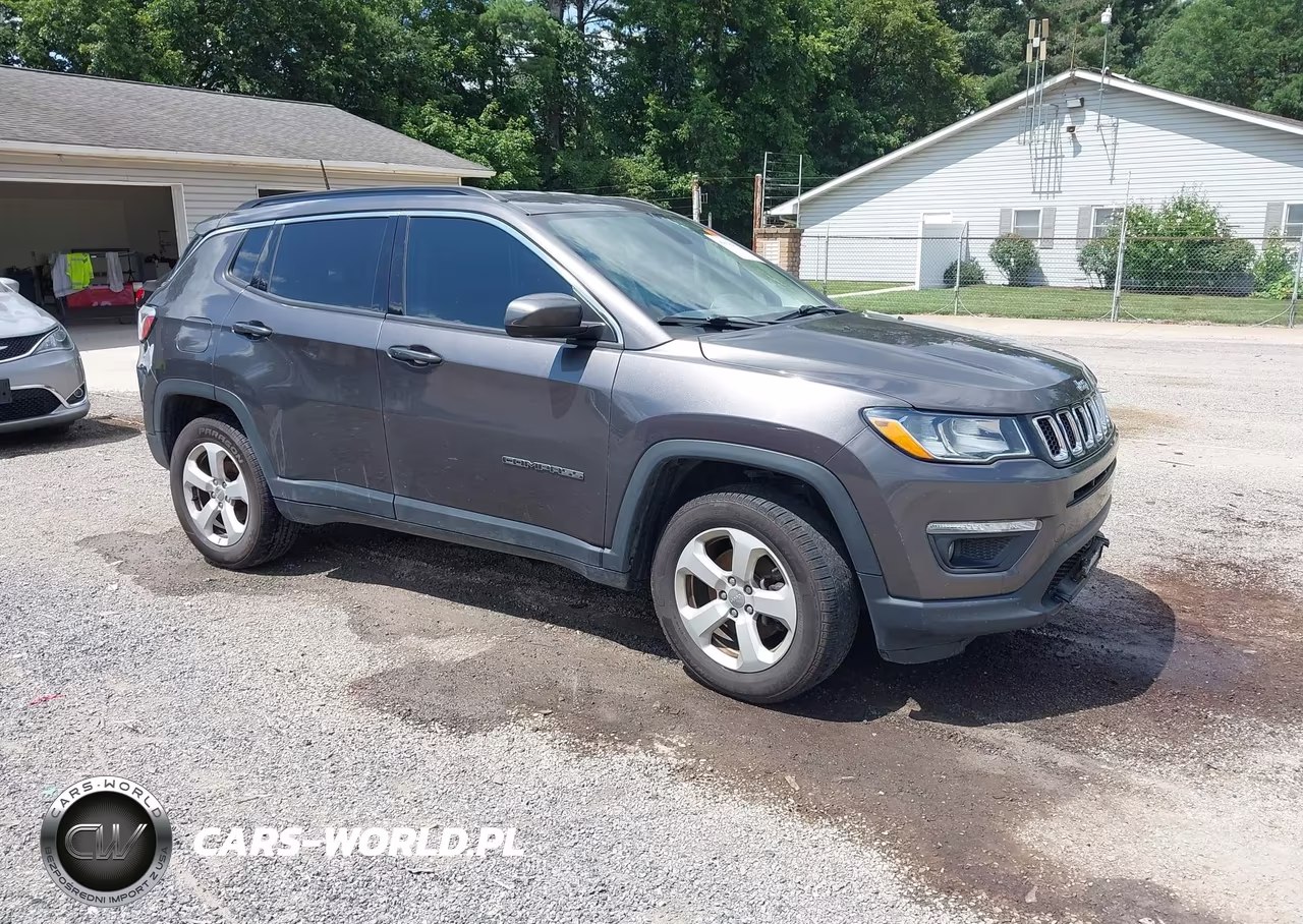 2018 Jeep Compass Latitude 4X4 – zdjęcie 1 z 17