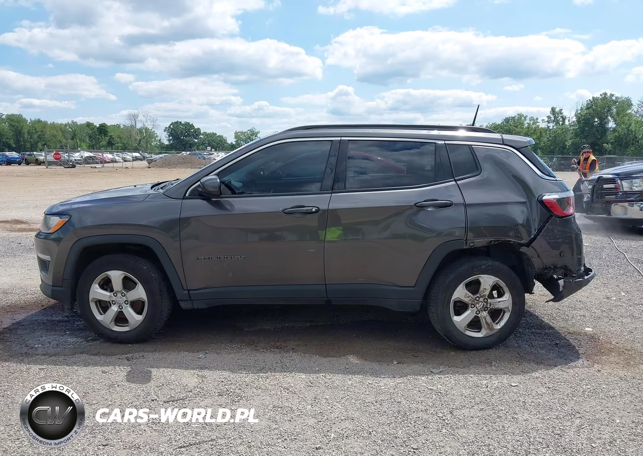 2018 Jeep Compass Latitude 4X4 VIN:3C4NJDBB7JT400618 - 14