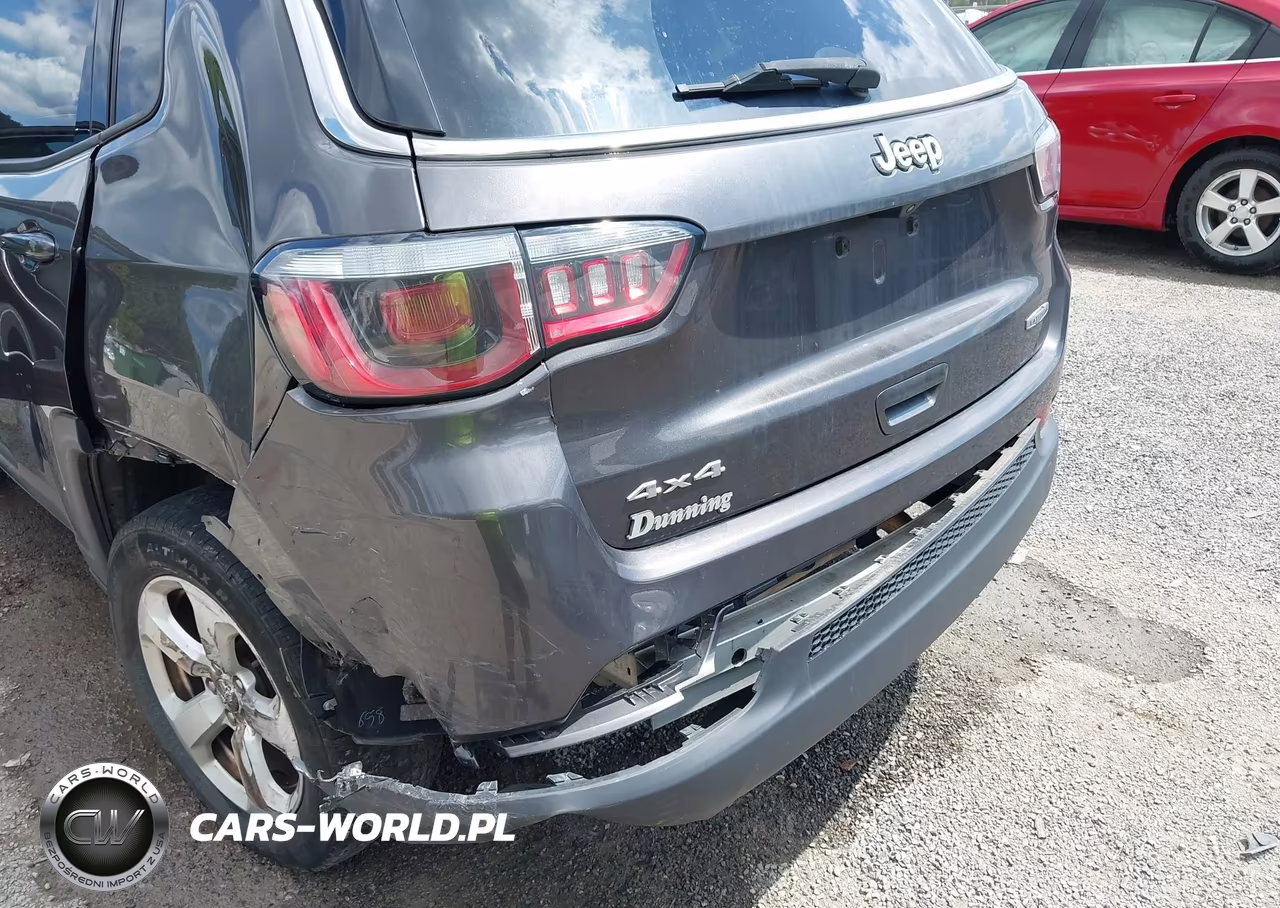 2018 Jeep Compass Latitude 4X4 VIN:3C4NJDBB7JT400618 - 17