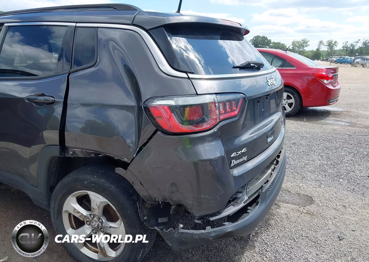 2018 Jeep Compass Latitude 4X4 VIN:3C4NJDBB7JT400618 - 6