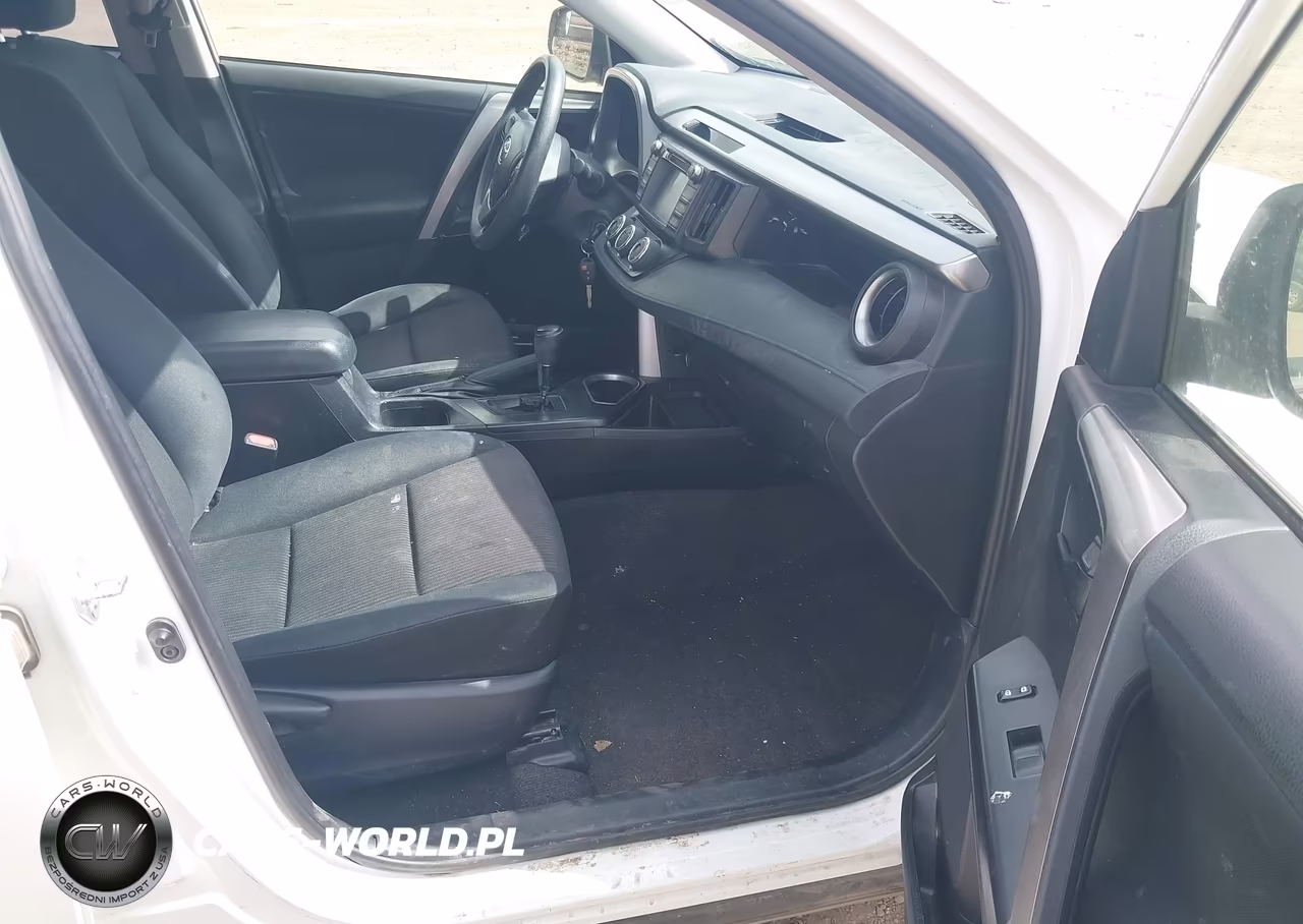 2017 Toyota Rav4 Le VIN:JTMBFREV2HJ705422 - 5