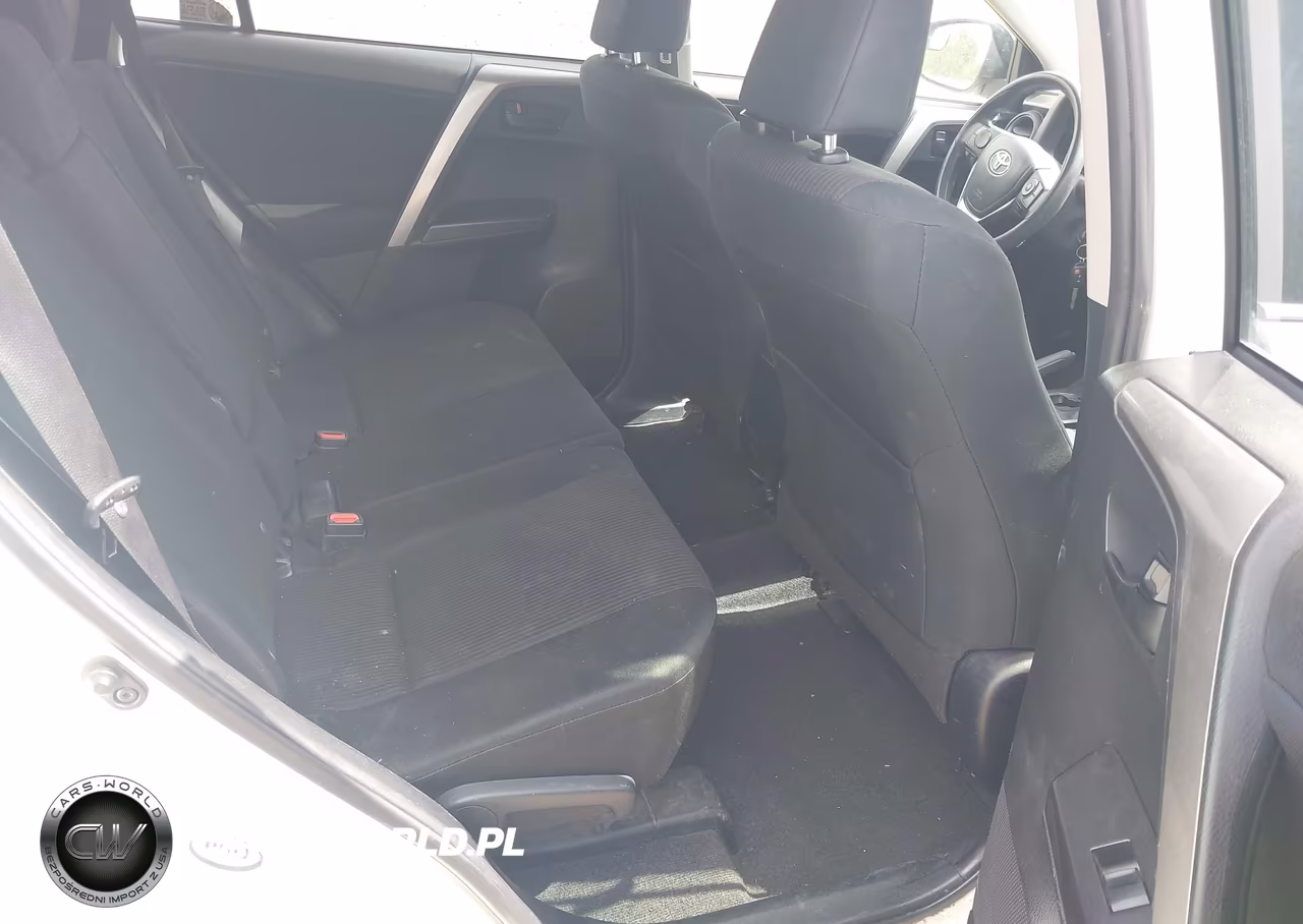 2017 Toyota Rav4 Le VIN:JTMBFREV2HJ705422 - 8