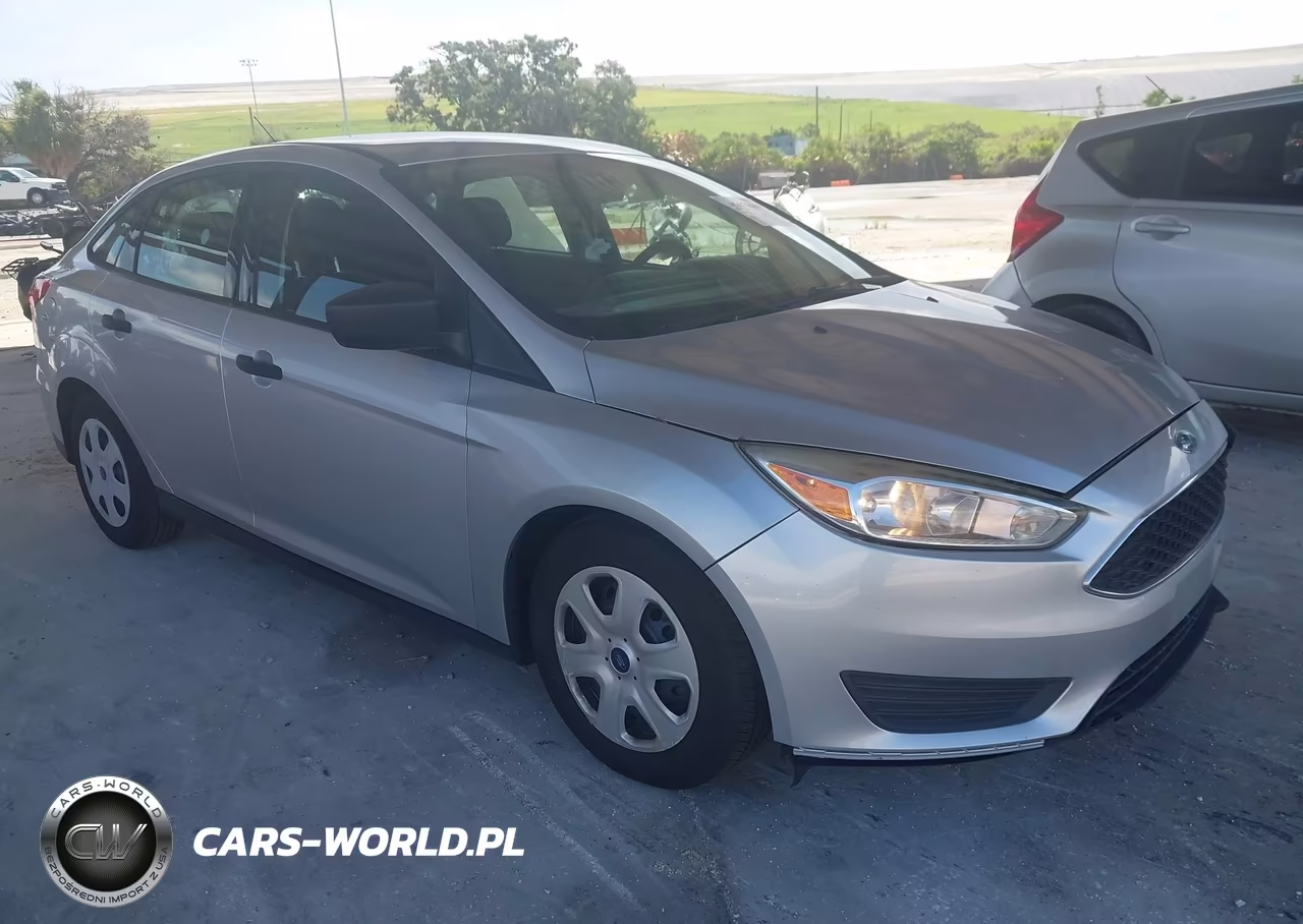 2018 Ford Focus S VIN:1FADP3E25JL208079 - 1