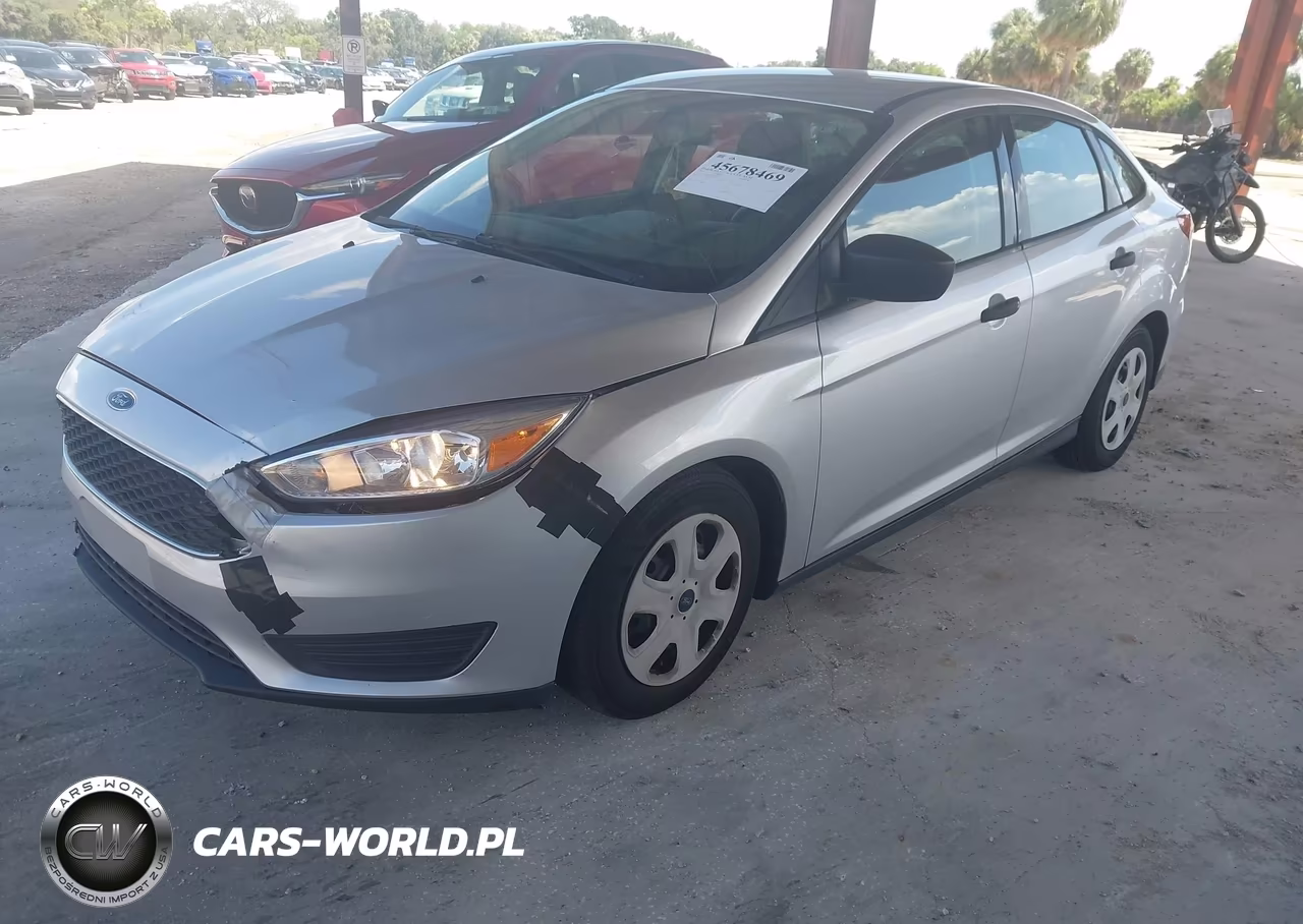 2018 Ford Focus S VIN:1FADP3E25JL208079 - 2