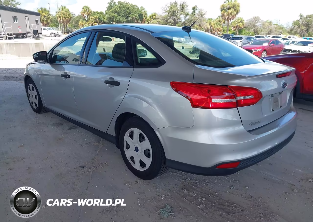 2018 Ford Focus S VIN:1FADP3E25JL208079 - 3