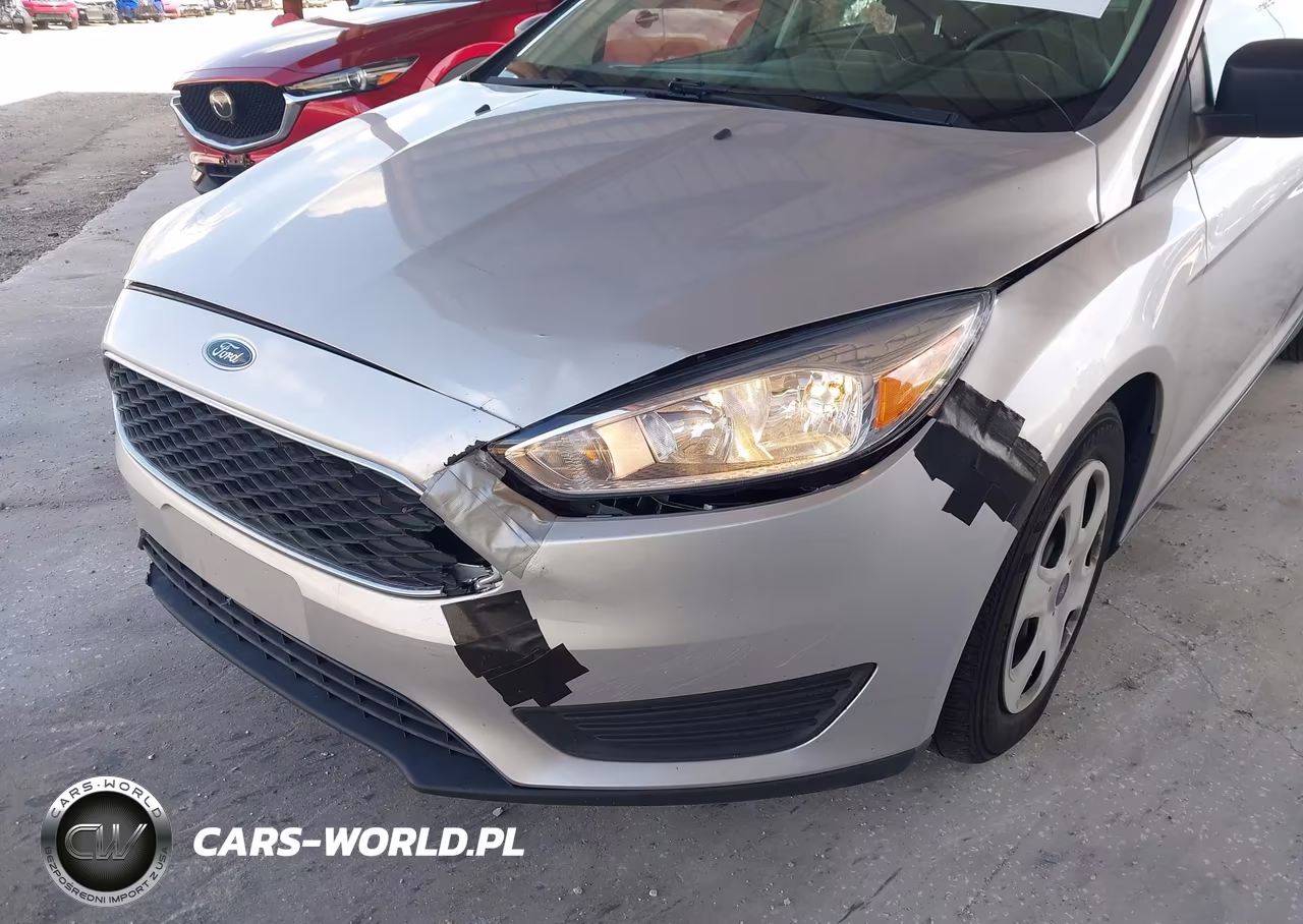 2018 Ford Focus S VIN:1FADP3E25JL208079 - 6