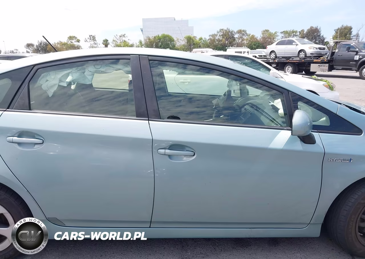 2013 Toyota Prius Three VIN:JTDKN3DU9D1682045 - 13
