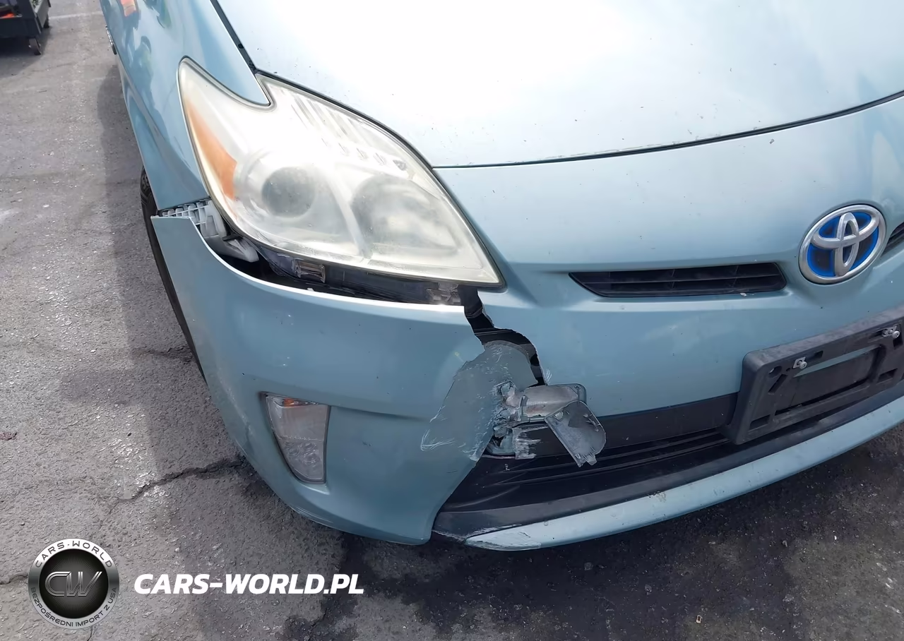 2013 Toyota Prius Three VIN:JTDKN3DU9D1682045 - 6